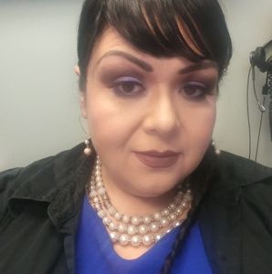 Meet your Posher, Aida